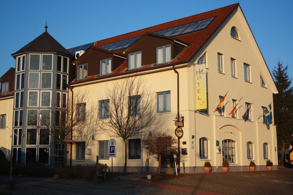 Hotel Christinenhof Garni - Bed & Breakfast Gadebusch Exteriör bild