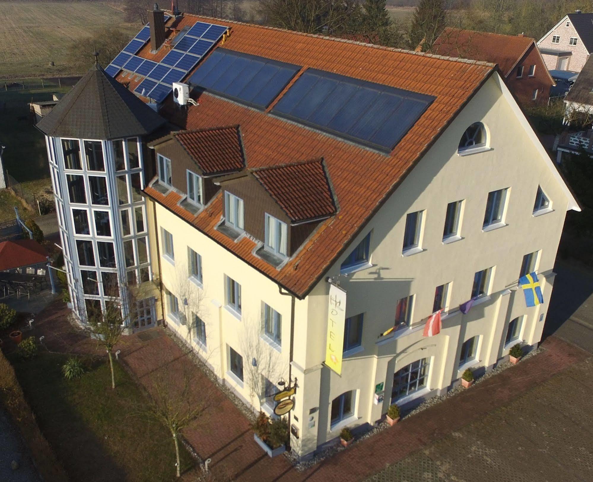 Hotel Christinenhof Garni - Bed & Breakfast Gadebusch Exteriör bild