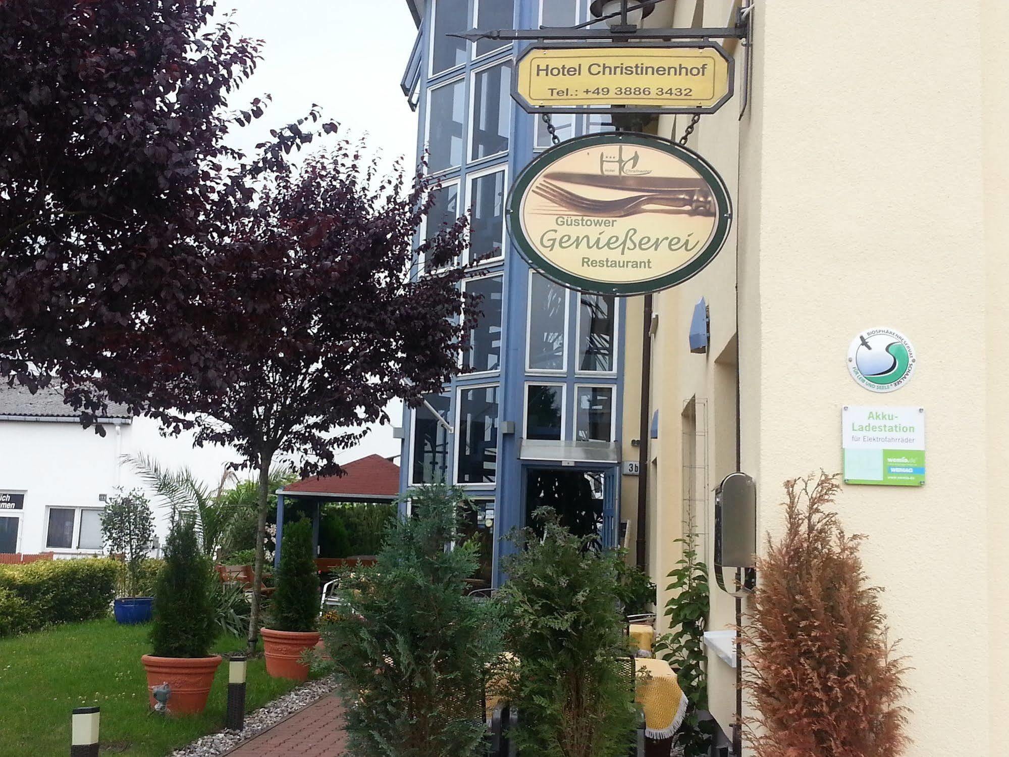 Hotel Christinenhof Garni - Bed & Breakfast Gadebusch Exteriör bild